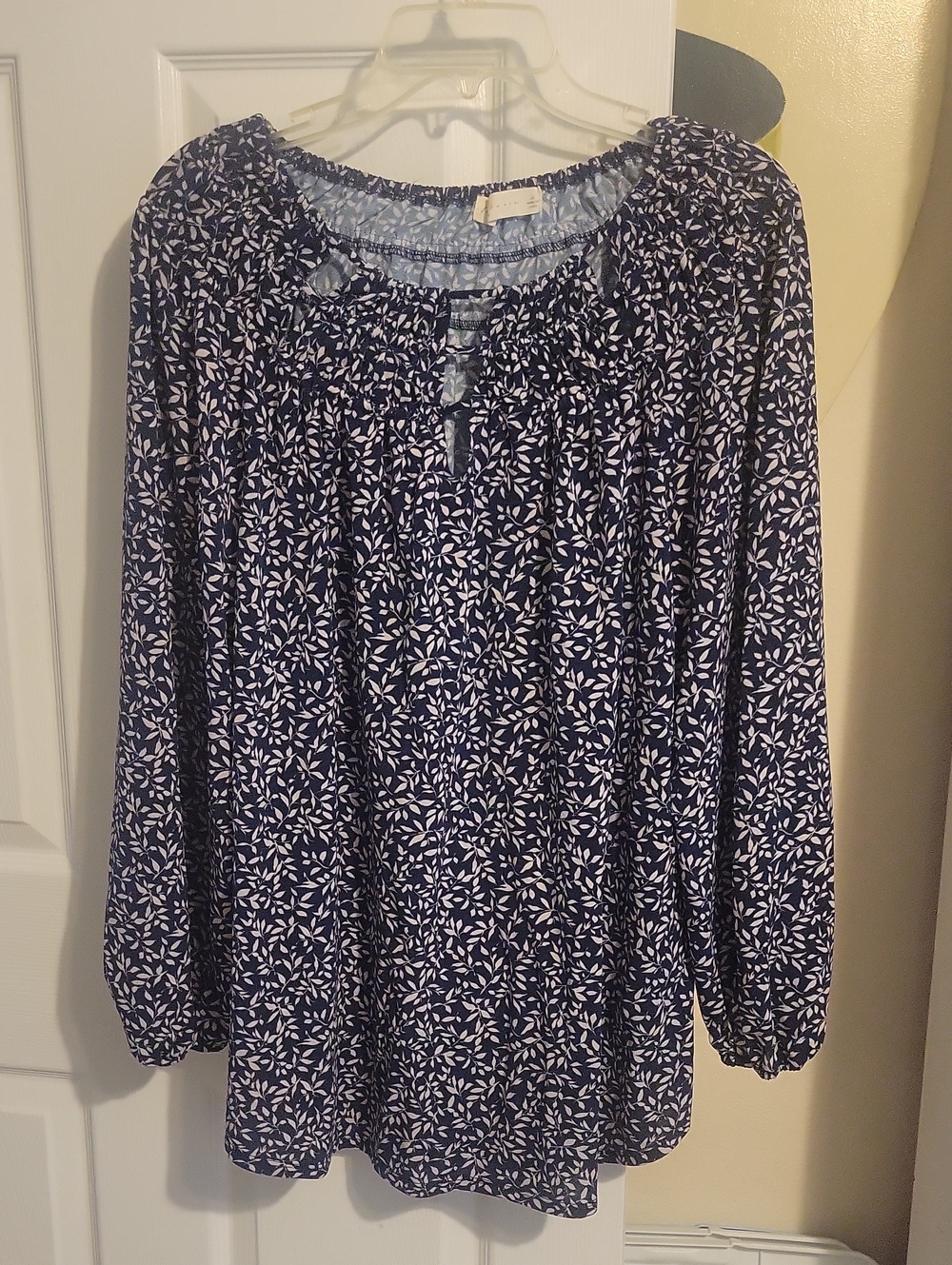 Safe Haven 2XL Deep Blue Floral Long-Sleeve Boho Peasant Top - Keyhole neckline